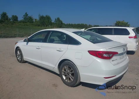 2017 Hyundai Sonata z USA, uszkodzony, nr VIN 5NPE24AF1HH511211